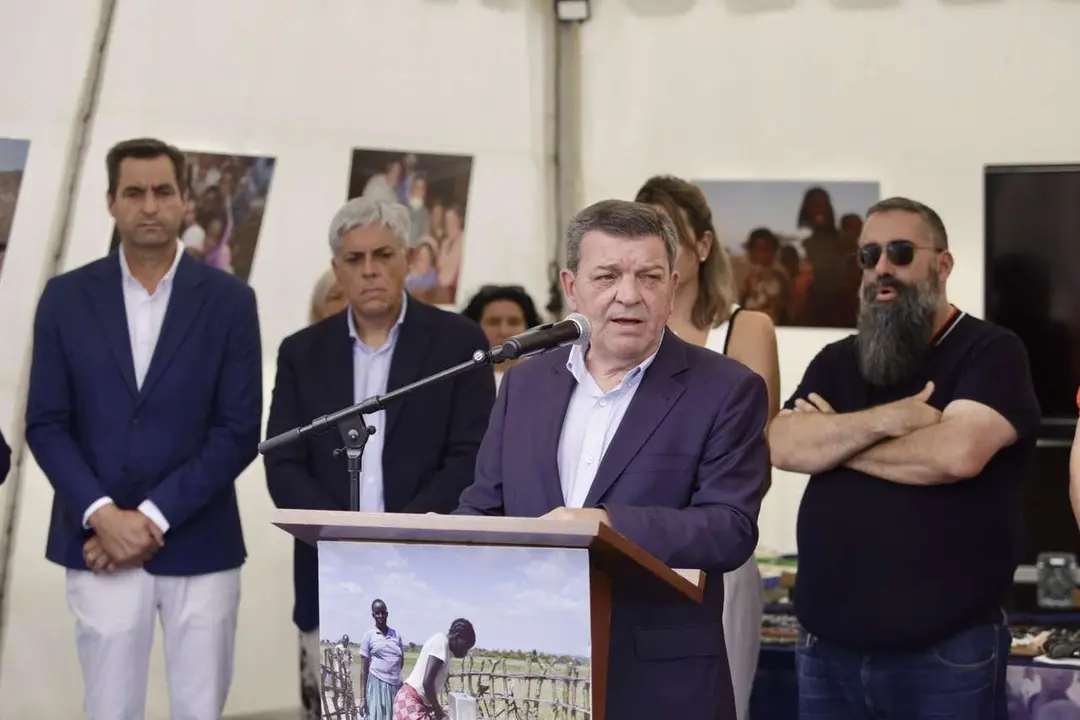 Peio Garc&iacute;a. ICAL. El consejero de la Presidencia, Luis Miguel Gonz&aacute;lez Gago, inaugura el Festival Coodefest Castilla y Le&oacute;n Solidaria 2025