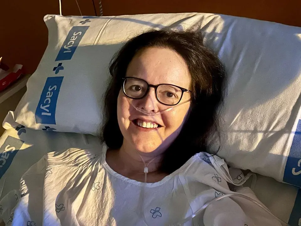 La abogada Raquel D&iacute;az, salvajemente agredida por su exmarido en 2020, en uno de sus numerosos ingresos hospitalarios. | SM