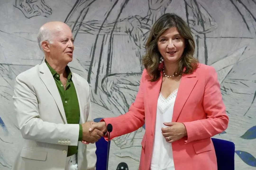 La rectora de la Universidad de Le&oacute;n, Nuria Gonz&aacute;lez, y el presidente del Patronato de la Fundaci&oacute;n Reserva de la Biosfera Alto Bernesga, Antonio Garc&iacute;a, firman un convenio marco de colaboraci&oacute;n entre ambas instituciones.