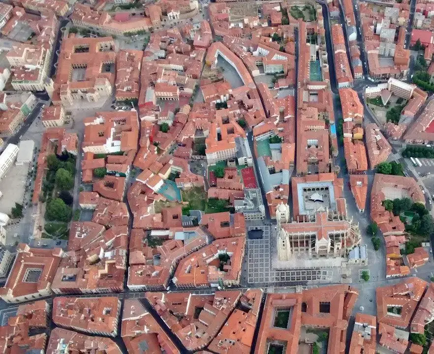 La capital leonesa, a vista de globo. | &Iacute;KARO