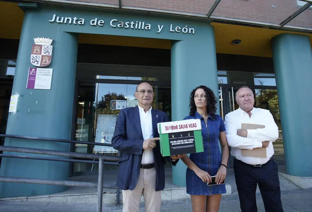Los alcaldes de la zona de Toreno reclaman una ambulancia permanente para el Centro de Salud de Toreno. | ICAL