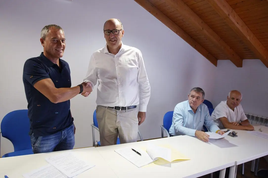 Firma del convenio de la pizarra de Castilla y Le&oacute;n. | ICAL