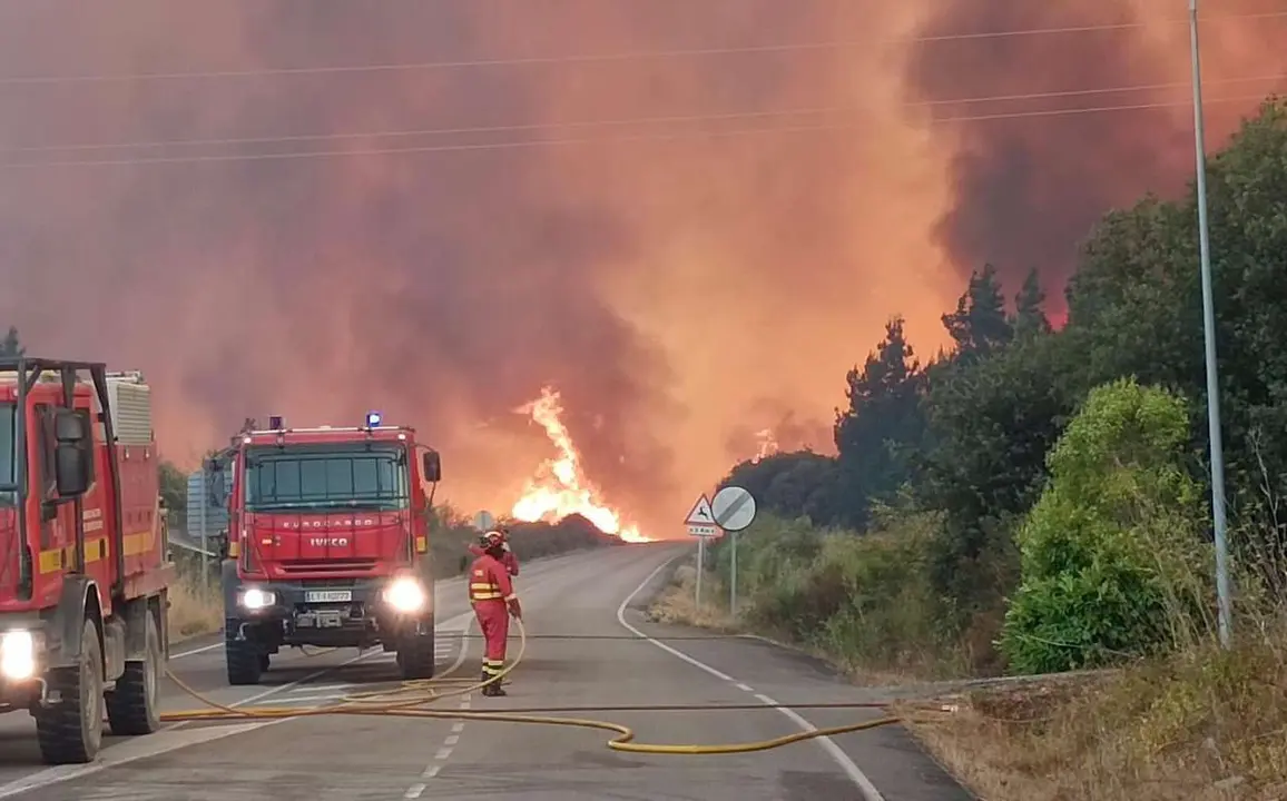 Casas afectadas por el incendio en el pueblo de Las M&eacute;dulas ((Le&oacute;n)