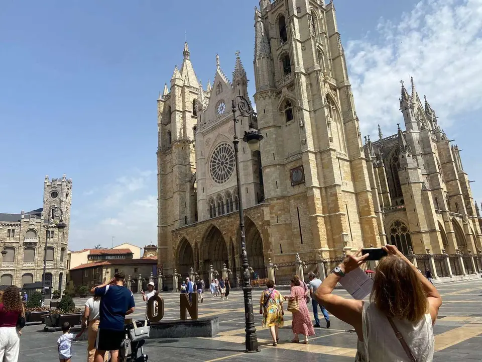 Calor y algunas lluvias para este mi&eacute;rcoles en Le&oacute;n. | E