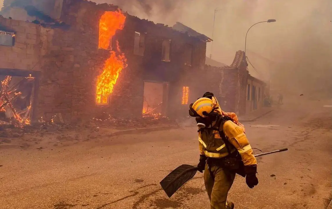 BRIF Iglusuela en el incendio forestal de Barniedo de la Reina.