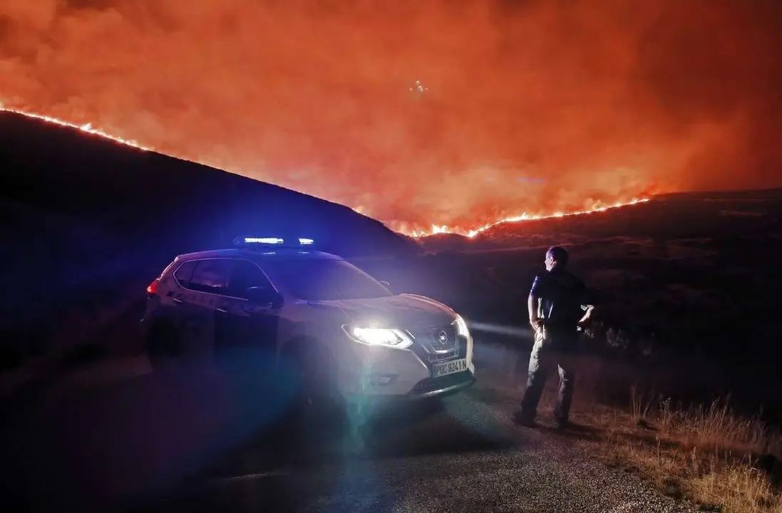 Los incendios forestales han causado en Le&oacute;n tres v&iacute;ctimas mortales y carreteras muy da&ntilde;adas.