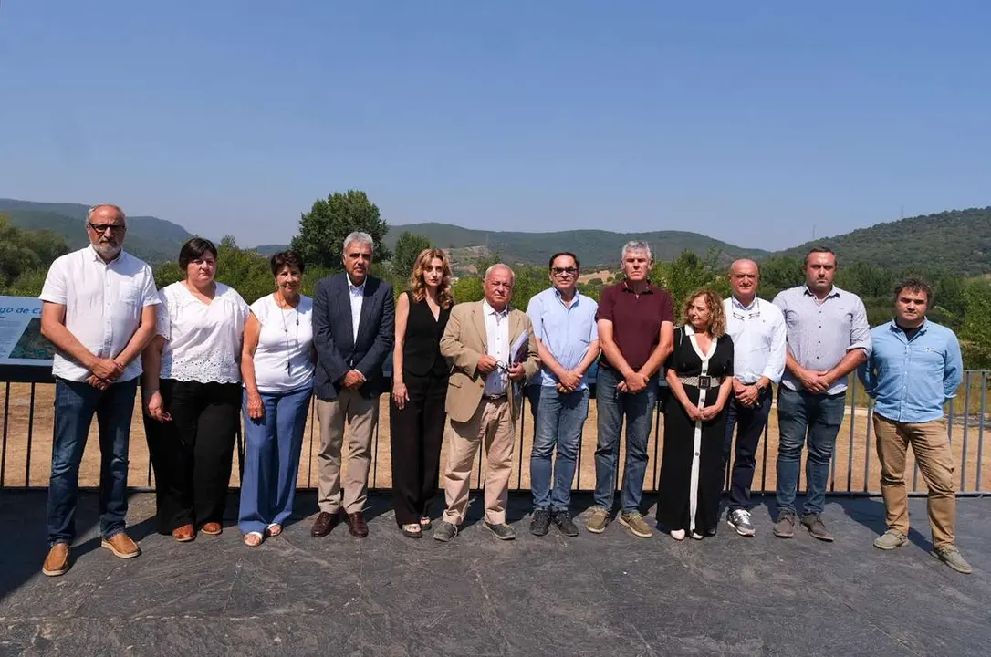 ICAL. El consejero de Cultura, Turismo y Deporte y presidente del Patronato de la Fundaci&oacute;n Las M&eacute;dulas, Gonzalo Santonja, preside la reuni&oacute;n del patronato.