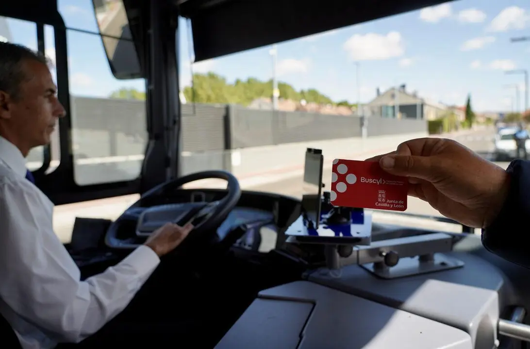 La tarjeta Buscyl para transporte gratuito ya est&aacute; activa en Castilla y Leon. | ICAL