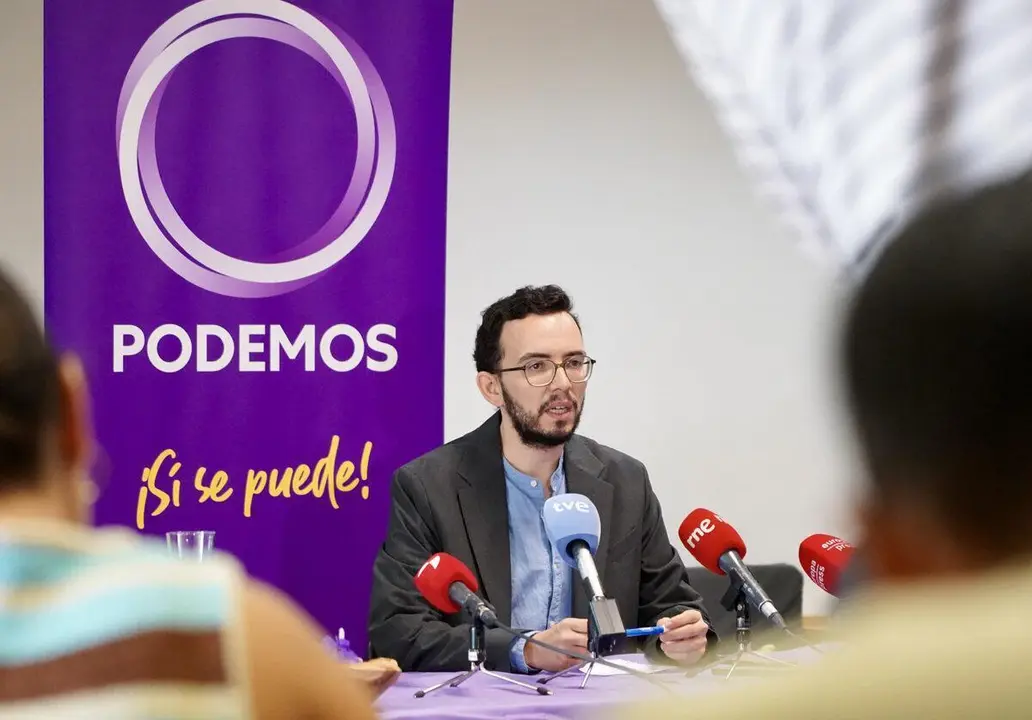 El coordinador de Podemos en Castilla y Le&oacute;n, Miguel &Aacute;ngel Llamas, ofrece detalles de la denuncia presentada por su partido ante la Fiscal&iacute;a contra la Junta de Castilla y Le&oacute;n por su actuaci&oacute;n en materia de incendios forestales. | ICAL