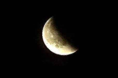 Eclipse lunar visto desde Le&oacute;n