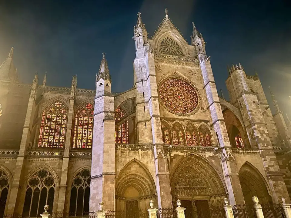 La Catedral de Le&oacute;n, uno de los atractivos tur&iacute;sticos imprescindibles de la ciudad. | SM