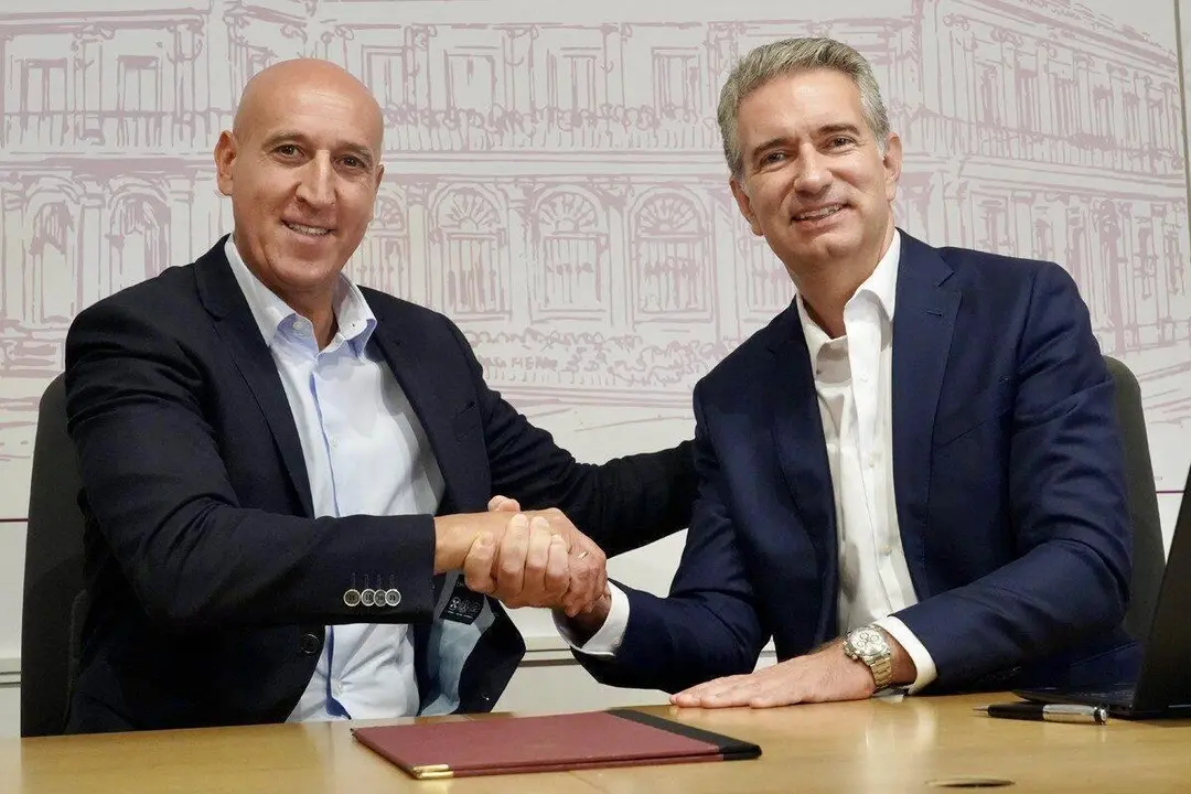 Jos&eacute; Antonio Diez y Miguel &Aacute;ngel Turrado, este martes en el Ayuntamiento de Le&oacute;n. | ICAL