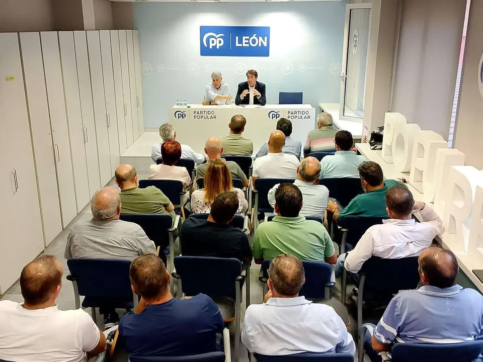 Reuni&oacute;n PP con alcaldes y portavoces