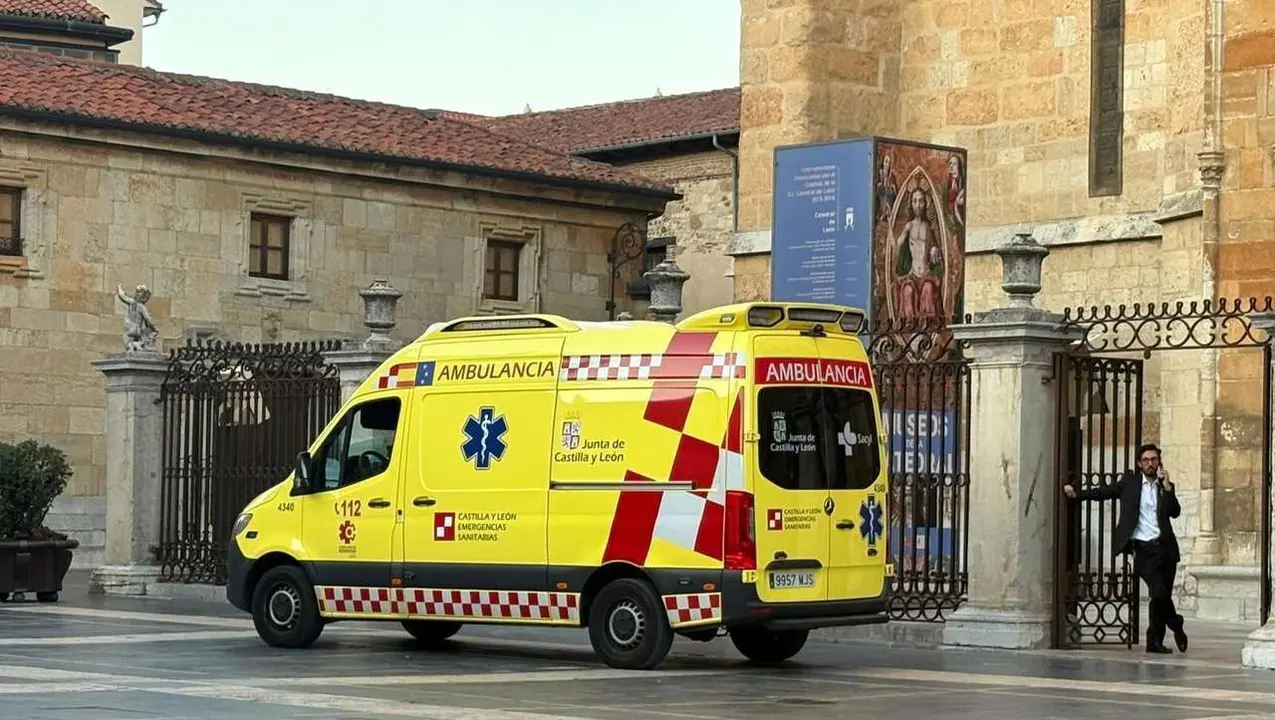 Ambulancia Sacyl en Le&oacute;n.