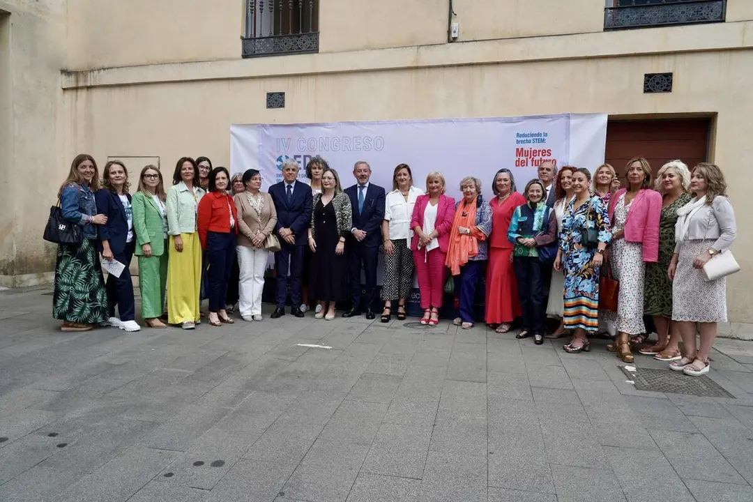 La consejera de Industria, Comercio y Empleo, Leticia Garc&iacute;a, inaugura la jornada central del IV Congreso de Mujeres Empresarias EDA 2025. | ICAL