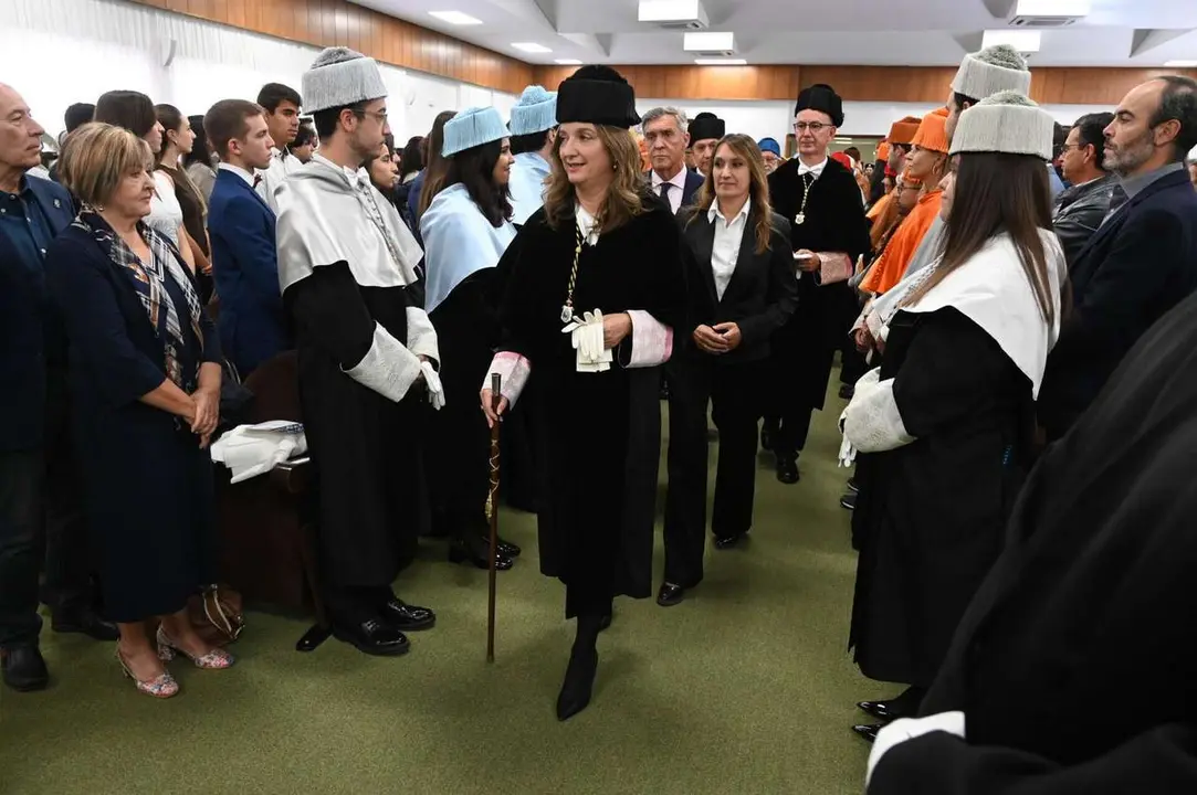 La rectora de la Universidad de Le&oacute;n, Nuria Gonz&aacute;lez, preside el acto de apertura del curso acad&eacute;mico 2025-2026 de la instituci&oacute;n acad&eacute;mica, al que asisten, entre otros, la consejera de Educaci&oacute;n, Roc&iacute;o Lucas, el presidente de las Cortes de Castilla y Le&oacute;n, Carlos Poll&aacute;n, o el alcalde de Le&oacute;n, Jos&eacute; Antonio Diez