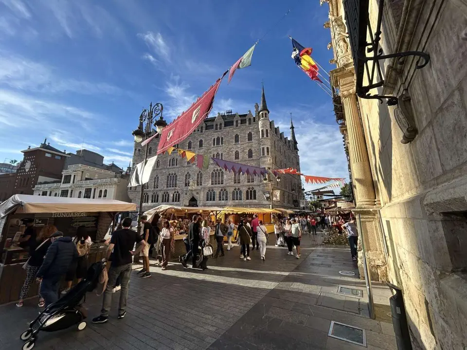 Mercado de las Tres Culturas en Le&oacute;n 2025