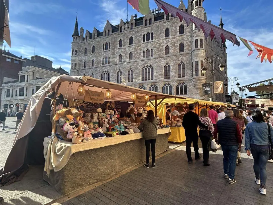Mercado de las Tres Culturas en Le&oacute;n 2025