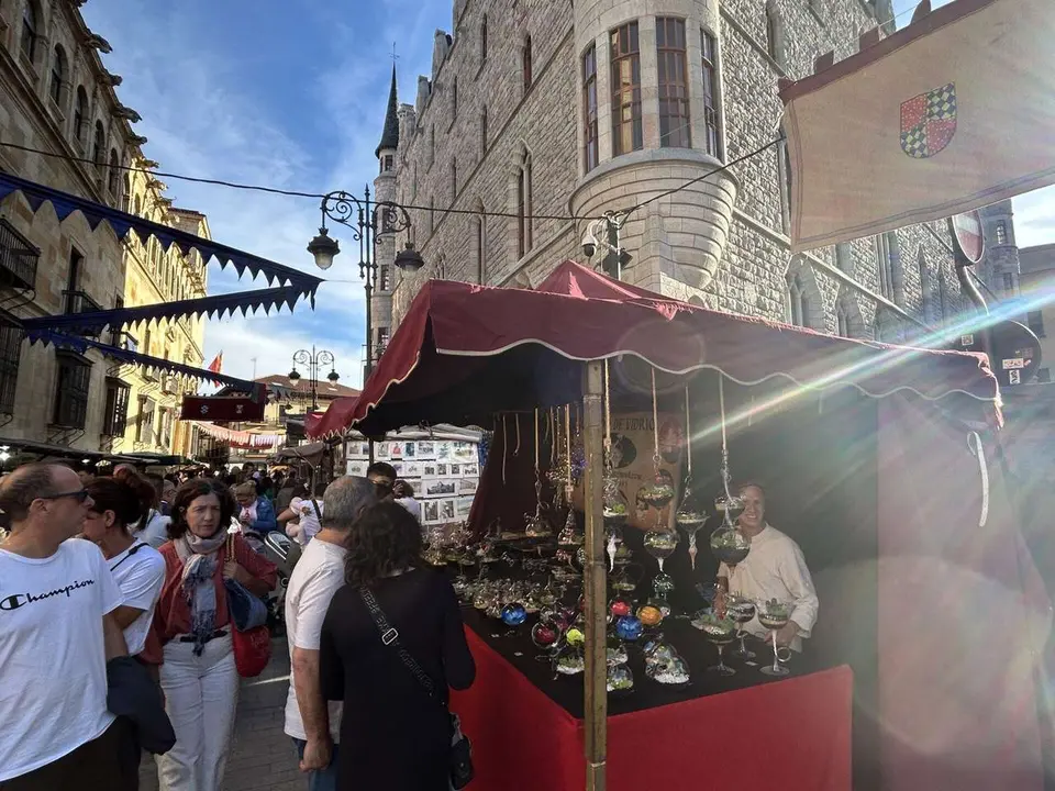 Mercado de las Tres Culturas en Le&oacute;n 2025