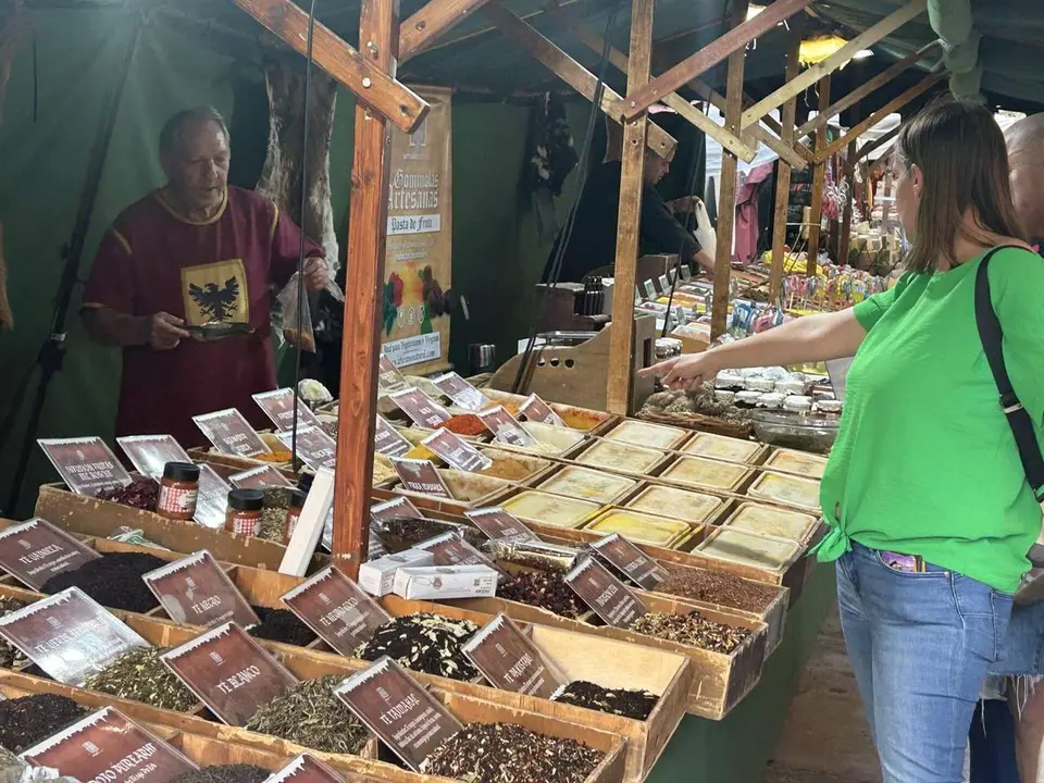 Mercado de las Tres Culturas en Le&oacute;n 2025