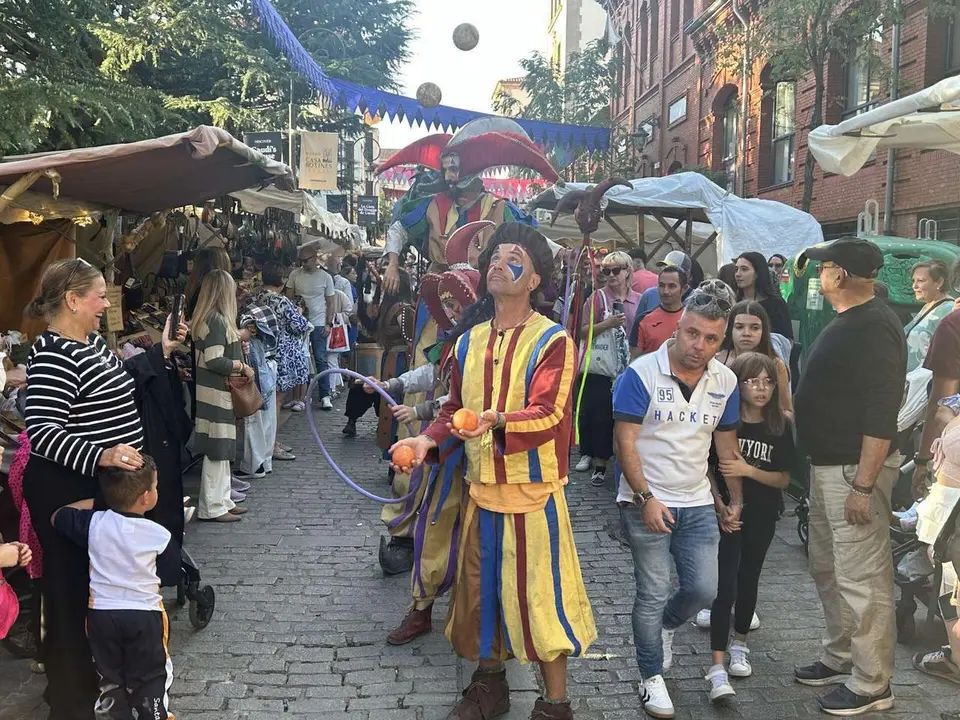 Mercado de las Tres Culturas en Le&oacute;n 2025