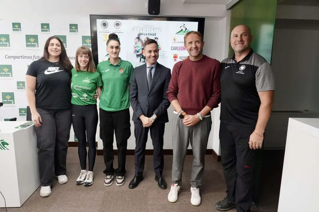 Acto de presentaci&oacute;n del acuerdo de colaboraci&oacute;n en el Club Deportivo Atletismo de Le&oacute;n y Caja Rural para la temporada 2025-2026. Ical