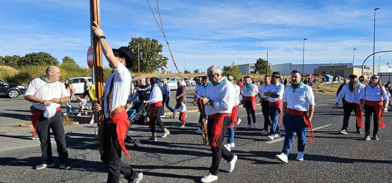 Pendones, carros y romeros participaron un a&ntilde;o m&aacute;s en la romer&iacute;a de San Froil&aacute;n | Le&oacute;n 24 Horas