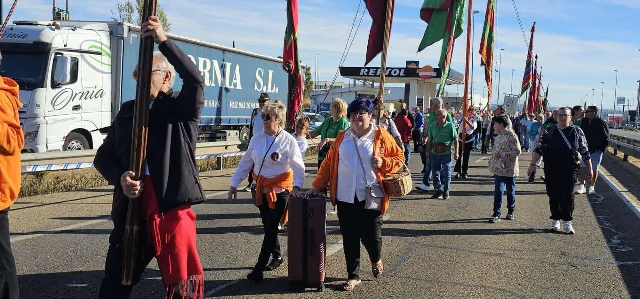 Pendones, carros y romeros participaron un a&ntilde;o m&aacute;s en la romer&iacute;a de San Froil&aacute;n | Le&oacute;n 24 Horas