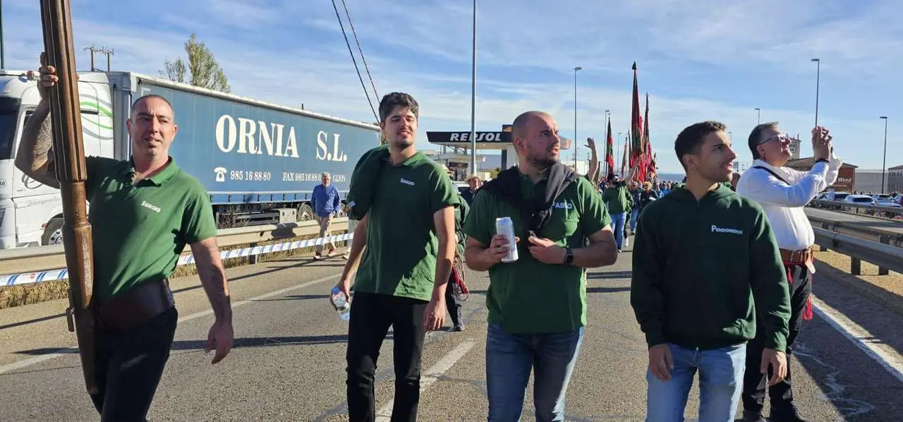 Pendones, carros y romeros participaron un a&ntilde;o m&aacute;s en la romer&iacute;a de San Froil&aacute;n | Le&oacute;n 24 Horas