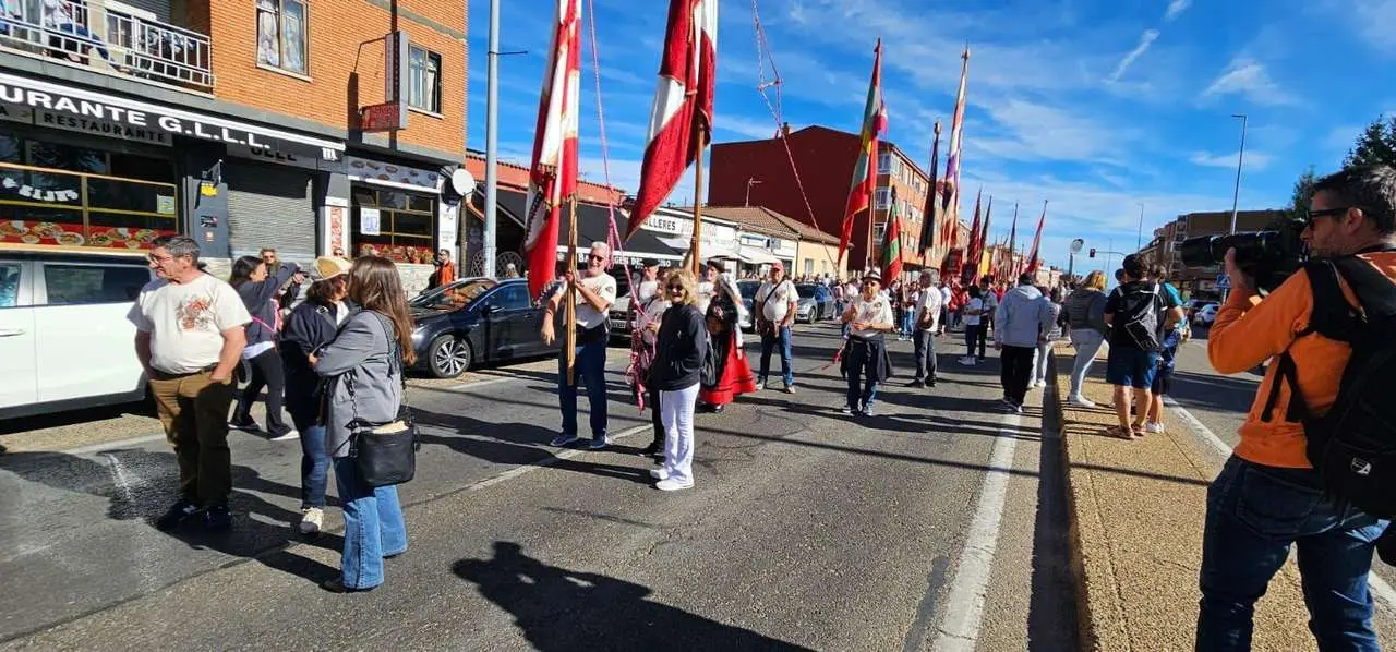 Pendones, carros y romeros participaron un a&ntilde;o m&aacute;s en la romer&iacute;a de San Froil&aacute;n | Le&oacute;n 24 Horas