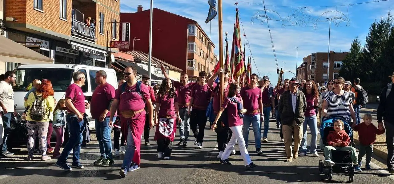 Pendones, carros y romeros participaron un a&ntilde;o m&aacute;s en la romer&iacute;a de San Froil&aacute;n | Le&oacute;n 24 Horas