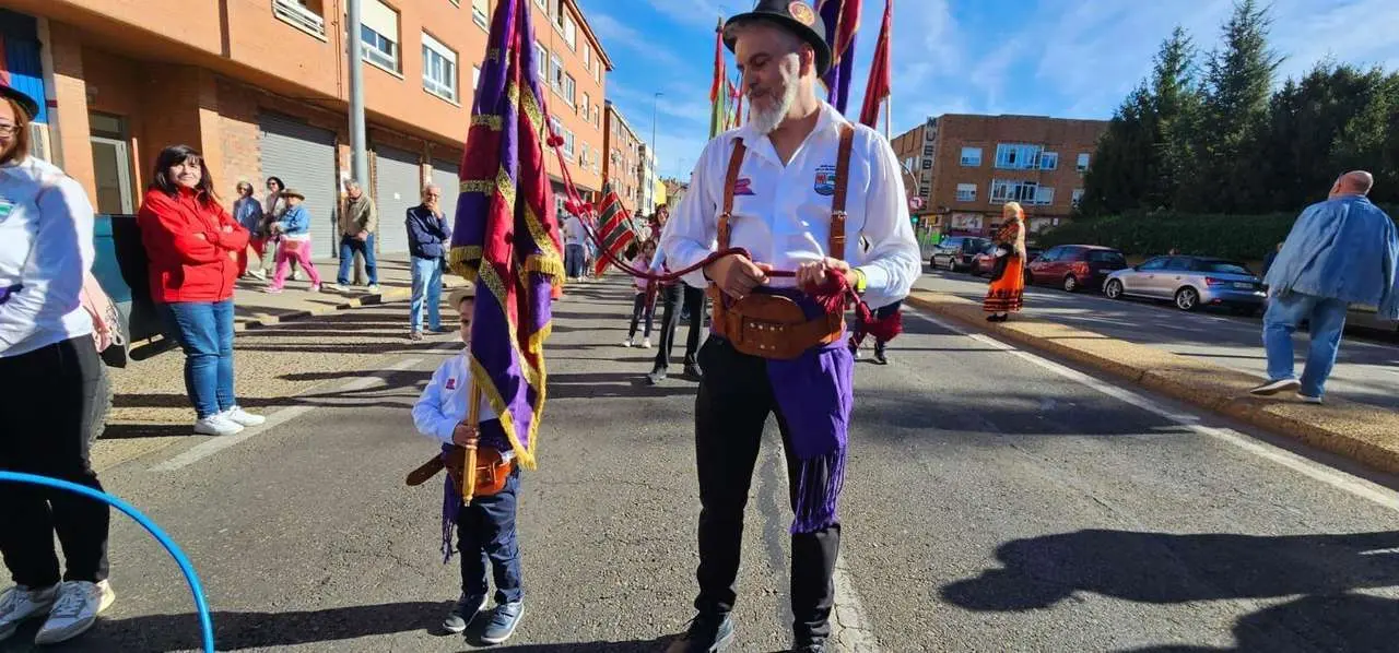 Pendones, carros y romeros participaron un a&ntilde;o m&aacute;s en la romer&iacute;a de San Froil&aacute;n | Le&oacute;n 24 Horas
