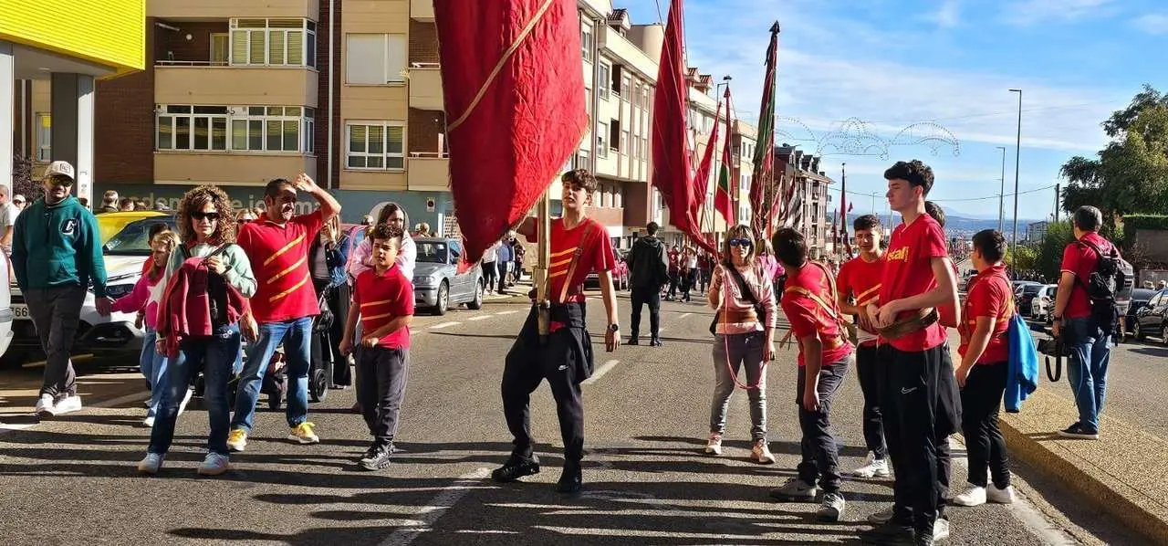Pendones, carros y romeros participaron un a&ntilde;o m&aacute;s en la romer&iacute;a de San Froil&aacute;n | Le&oacute;n 24 Horas