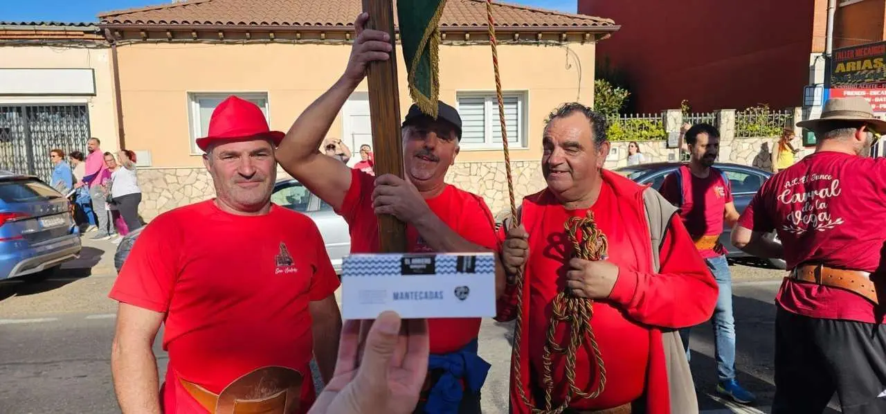 Pendones, carros y romeros participaron un a&ntilde;o m&aacute;s en la romer&iacute;a de San Froil&aacute;n | Le&oacute;n 24 Horas