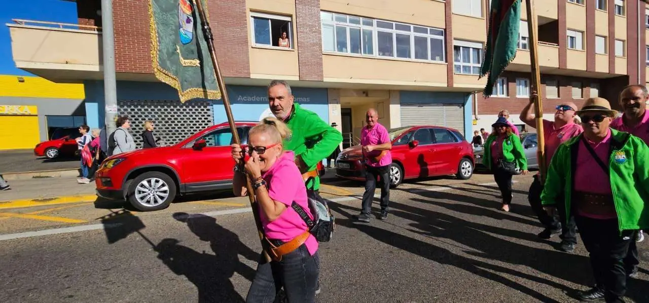 Pendones, carros y romeros participaron un a&ntilde;o m&aacute;s en la romer&iacute;a de San Froil&aacute;n | Le&oacute;n 24 Horas