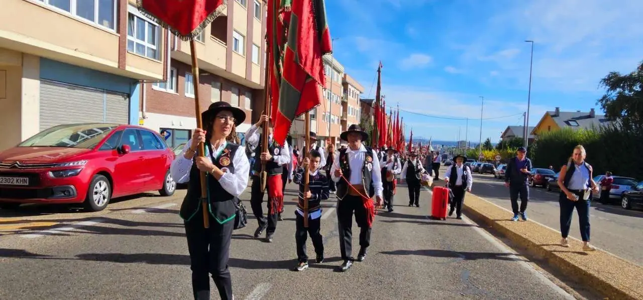 Pendones, carros y romeros participaron un a&ntilde;o m&aacute;s en la romer&iacute;a de San Froil&aacute;n | Le&oacute;n 24 Horas