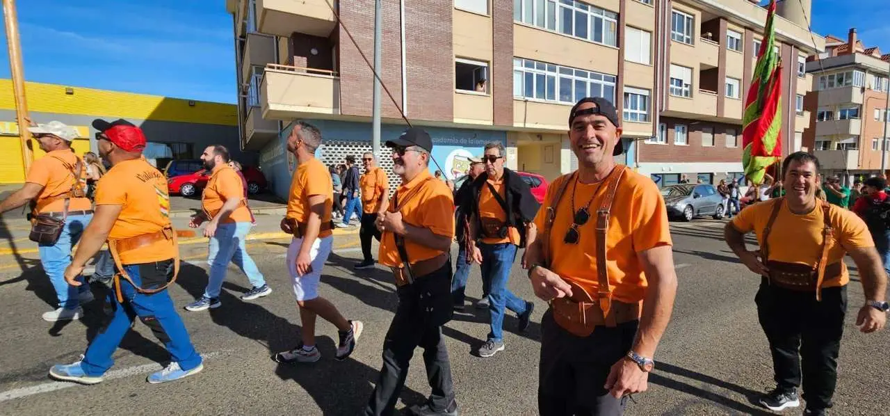 Pendones, carros y romeros participaron un a&ntilde;o m&aacute;s en la romer&iacute;a de San Froil&aacute;n | Le&oacute;n 24 Horas
