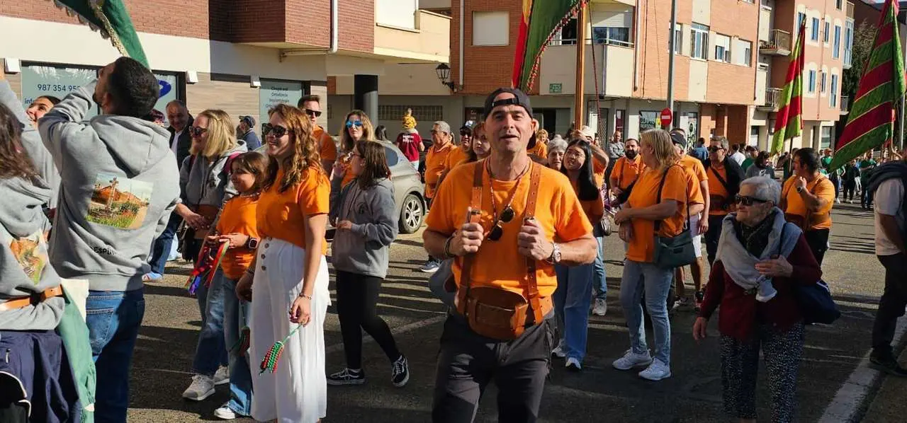 Pendones, carros y romeros participaron un a&ntilde;o m&aacute;s en la romer&iacute;a de San Froil&aacute;n | Le&oacute;n 24 Horas