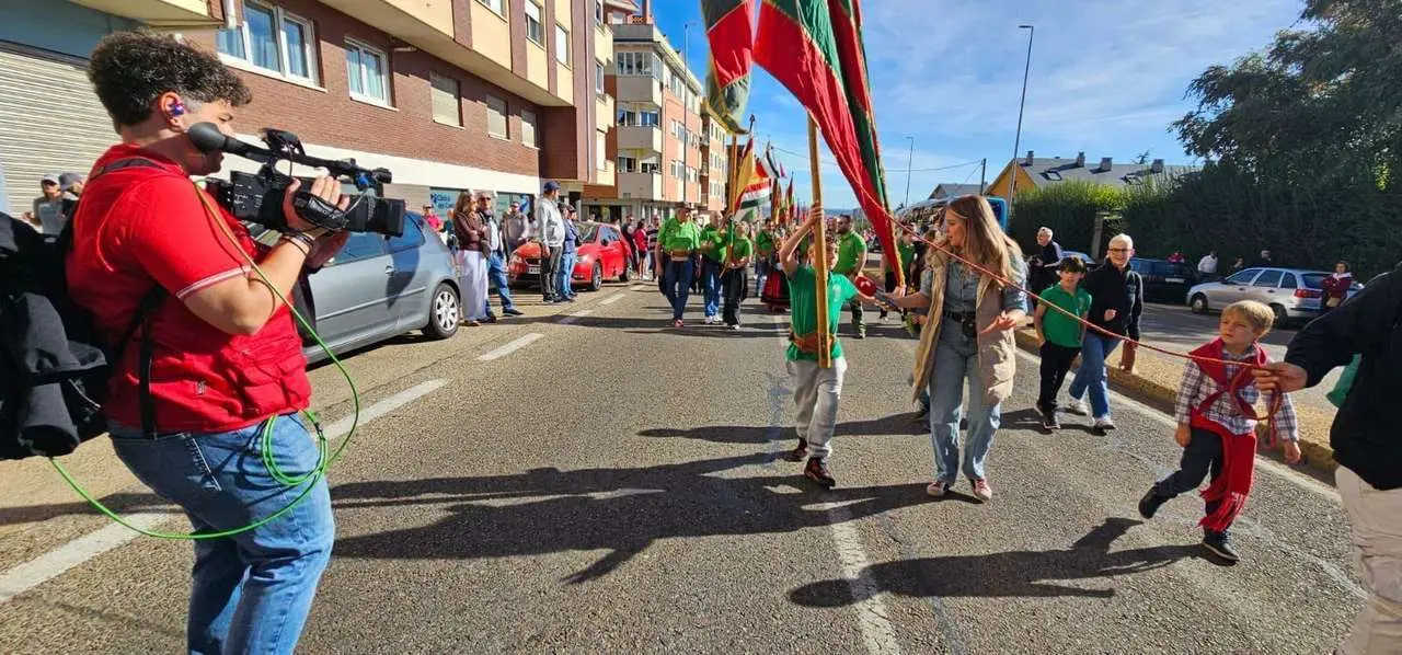 Pendones, carros y romeros participaron un a&ntilde;o m&aacute;s en la romer&iacute;a de San Froil&aacute;n | Le&oacute;n 24 Horas