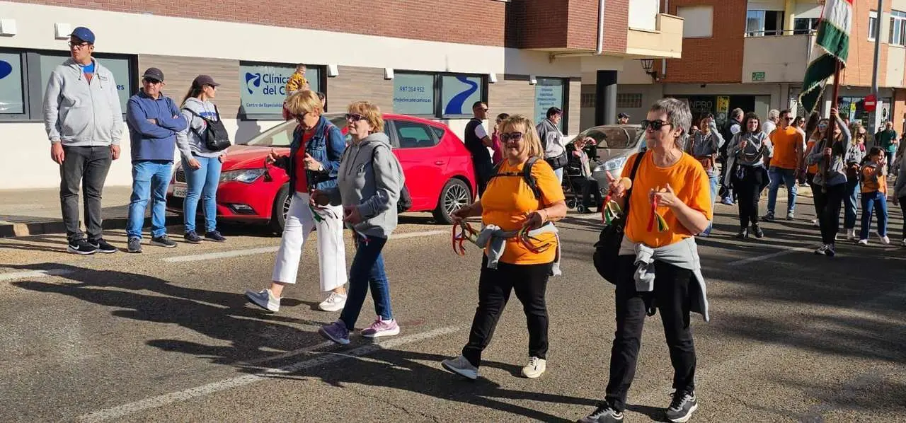 Pendones, carros y romeros participaron un a&ntilde;o m&aacute;s en la romer&iacute;a de San Froil&aacute;n | Le&oacute;n 24 Horas
