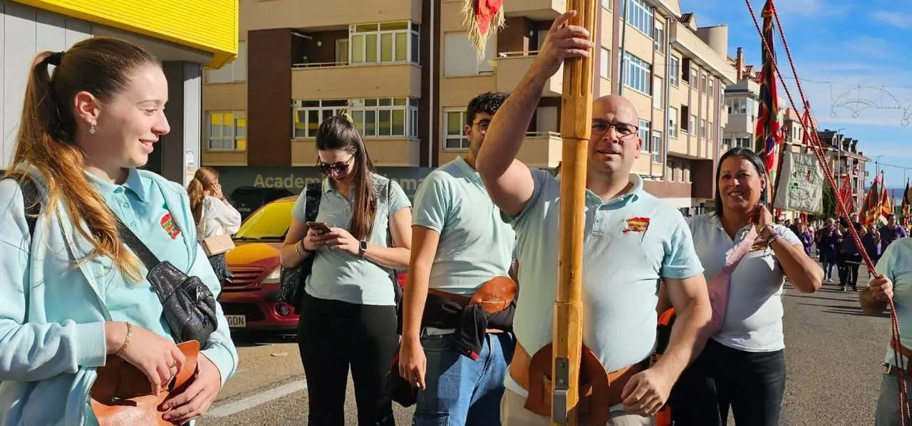 Pendones, carros y romeros participaron un a&ntilde;o m&aacute;s en la romer&iacute;a de San Froil&aacute;n | Le&oacute;n 24 Horas