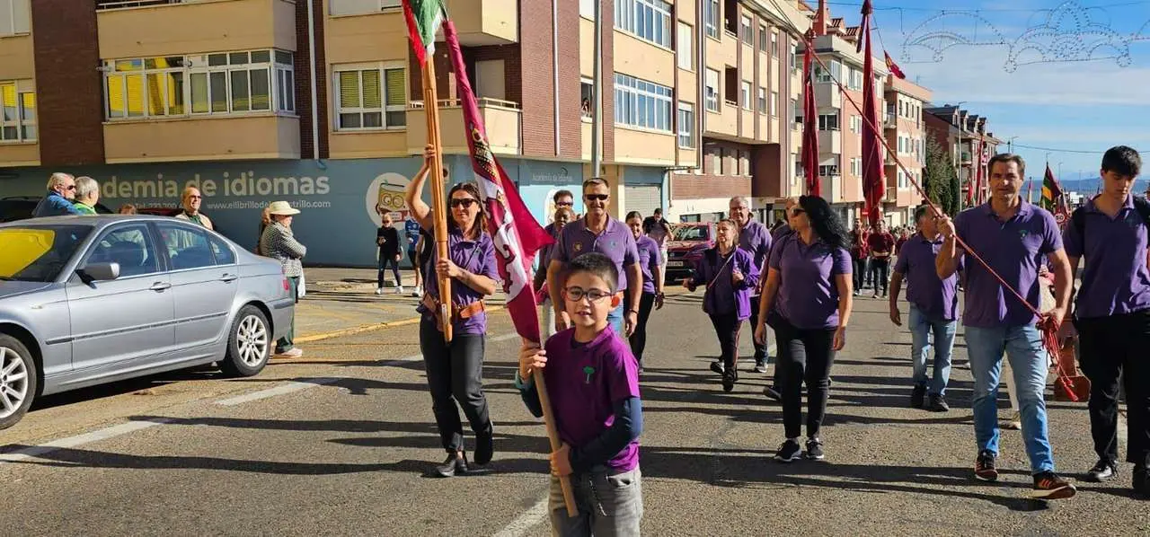 Pendones, carros y romeros participaron un a&ntilde;o m&aacute;s en la romer&iacute;a de San Froil&aacute;n | Le&oacute;n 24 Horas