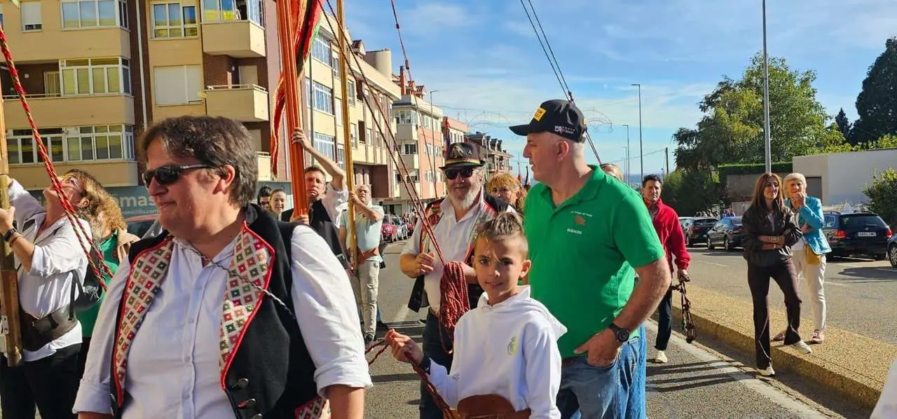 Pendones, carros y romeros participaron un a&ntilde;o m&aacute;s en la romer&iacute;a de San Froil&aacute;n | Le&oacute;n 24 Horas