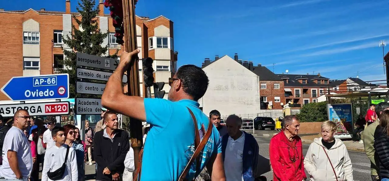 Pendones, carros y romeros participaron un a&ntilde;o m&aacute;s en la romer&iacute;a de San Froil&aacute;n | Le&oacute;n 24 Horas