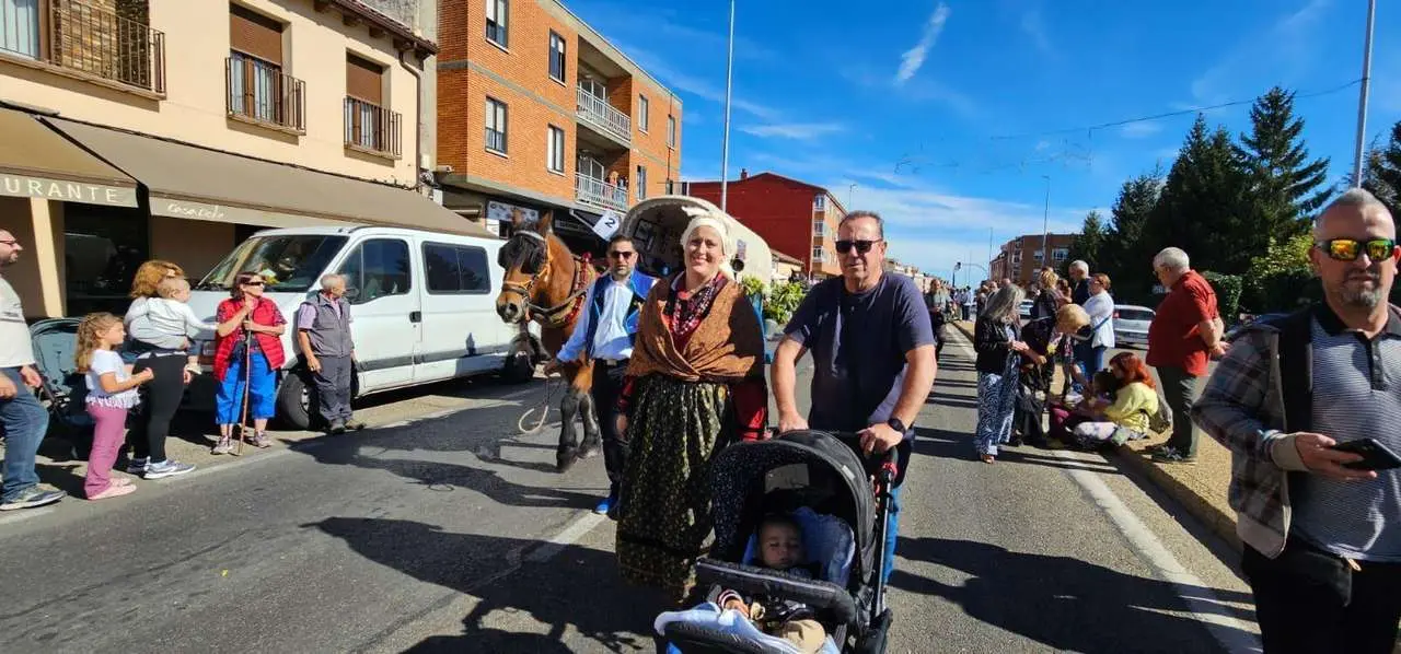 Pendones, carros y romeros participaron un a&ntilde;o m&aacute;s en la romer&iacute;a de San Froil&aacute;n | Le&oacute;n 24 Horas