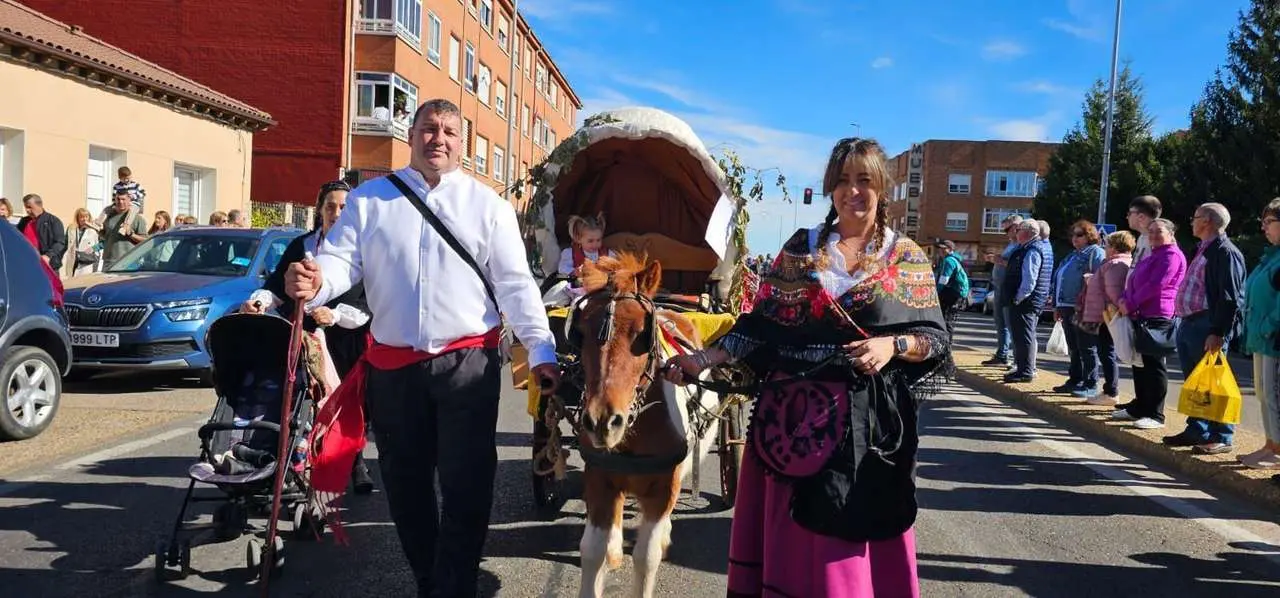 Pendones, carros y romeros participaron un a&ntilde;o m&aacute;s en la romer&iacute;a de San Froil&aacute;n | Le&oacute;n 24 Horas