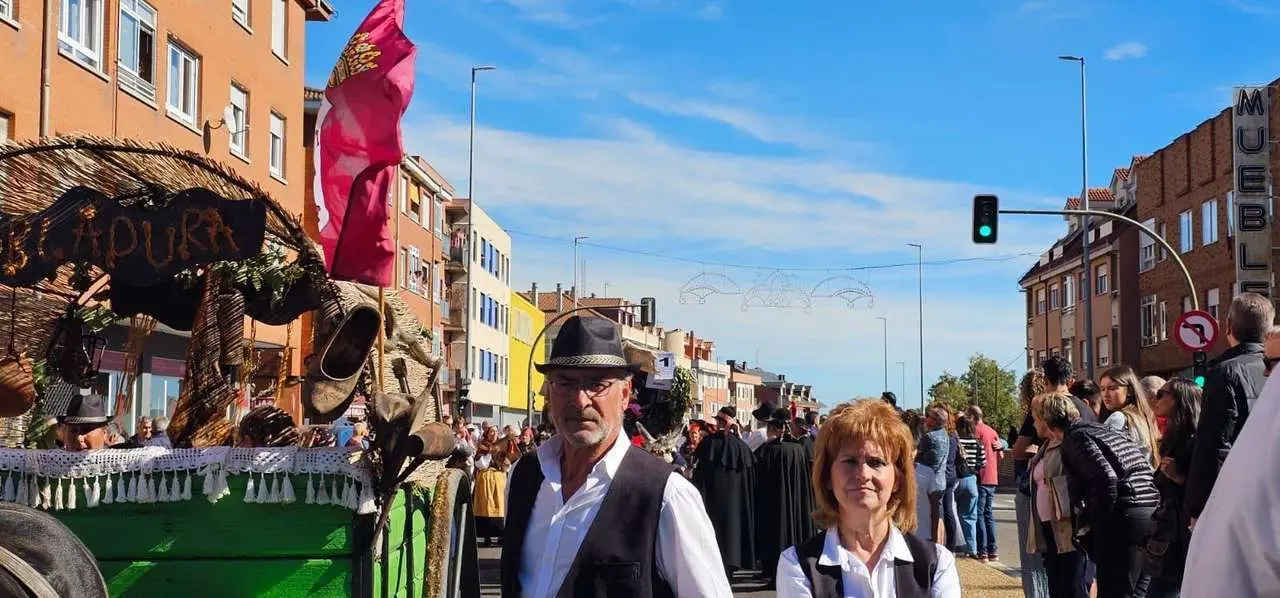 Pendones, carros y romeros participaron un a&ntilde;o m&aacute;s en la romer&iacute;a de San Froil&aacute;n | Le&oacute;n 24 HorasPendones, carros y romeros participaron un a&ntilde;o m&aacute;s en la romer&iacute;a de San Froil&aacute;n | Le&oacute;n 24 Horas