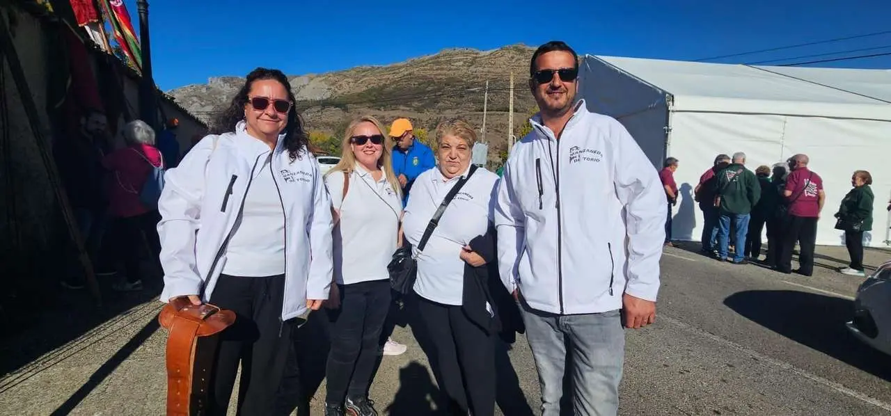 Participantes y visitantes durante la XXV Feria Tradicional de C&aacute;rmenes, que llen&oacute; el municipio de color, m&uacute;sica y tradici&oacute;n. | Le&oacute;n 24 Horas