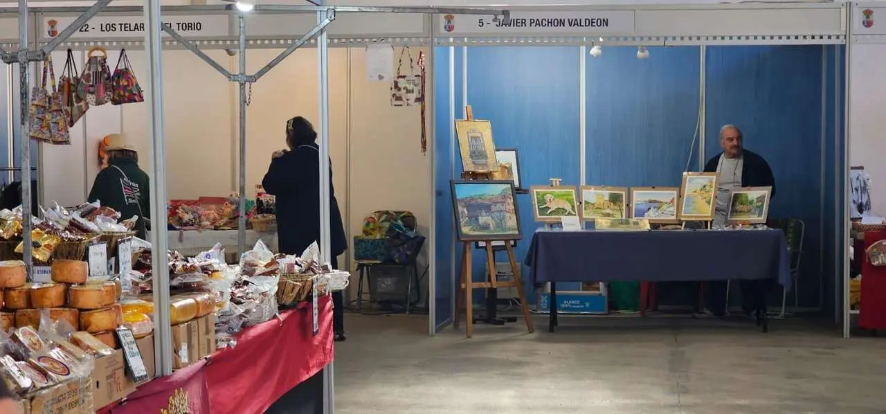Participantes y visitantes durante la XXV Feria Tradicional de C&aacute;rmenes, que llen&oacute; el municipio de color, m&uacute;sica y tradici&oacute;n. | Le&oacute;n 24 Horas