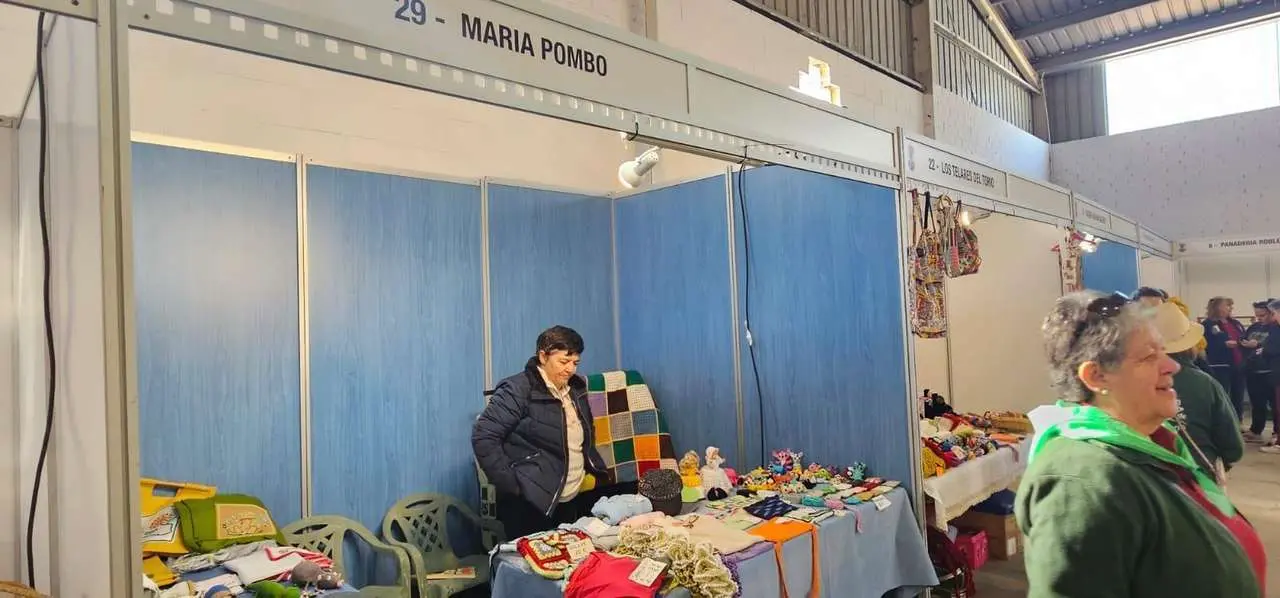 Participantes y visitantes durante la XXV Feria Tradicional de C&aacute;rmenes, que llen&oacute; el municipio de color, m&uacute;sica y tradici&oacute;n. | Le&oacute;n 24 Horas